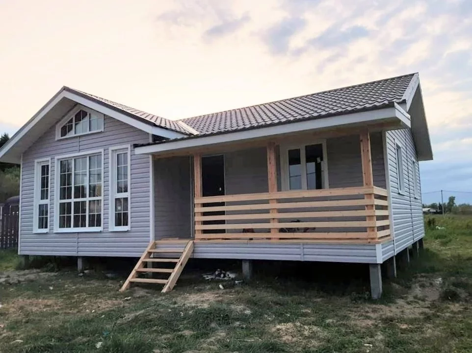 Одноэтажный дачный дом со вторым светом